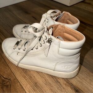 UGG Shoes Womens Size 7 White High Top Olive Sneakers Zip Lace Up 1019663 Casual
